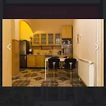 Appartamento 4-bedroom In Center Budapest