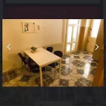 4-bedroom In Center Appartamento