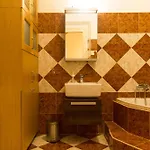 4-bedroom In Center * Budapest