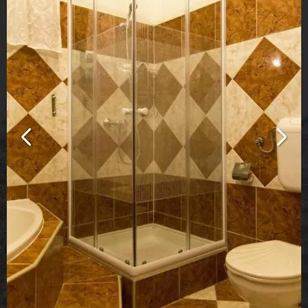 4-bedroom In Center דירה בודפשט