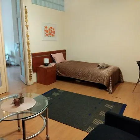 4-bedroom In Center