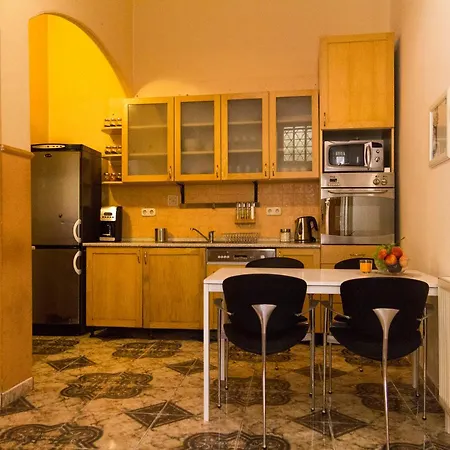 4-bedroom In Center Apartmán Budapešť