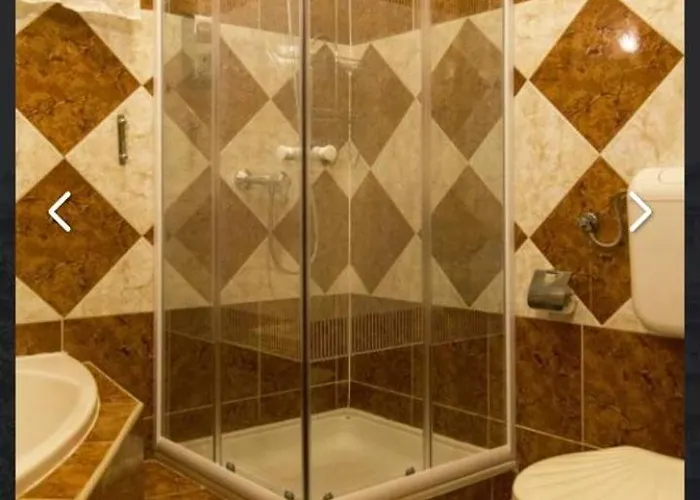 Spacious 4-bedroom Flat In Center Apartment Budapest