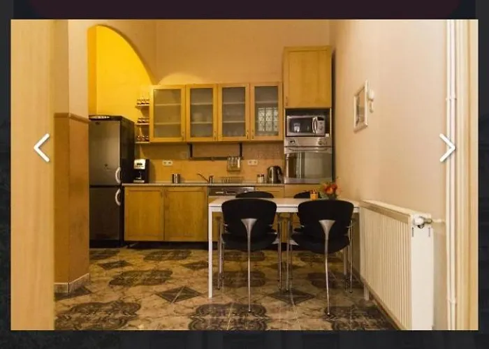 Apartment Spacious 4-bedroom Flat In Center Budapest