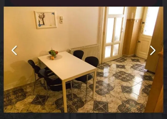 Spacious 4-bedroom Flat In Center Apartment