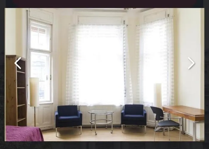 Spacious 4-bedroom Flat In Center Apartment