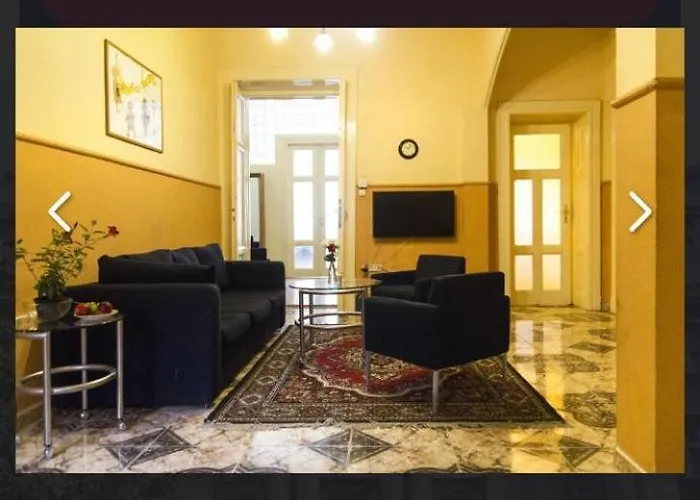 Spacious 4-bedroom Flat In Center Apartment *