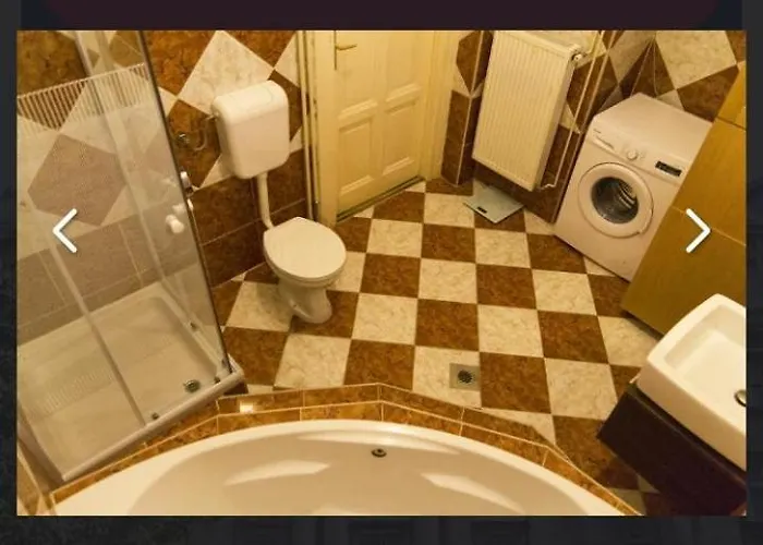 Spacious 4-bedroom Flat In Center *