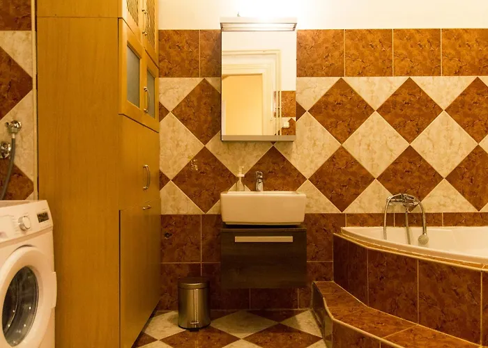 Spacious 4-bedroom Flat In Center * Budapest