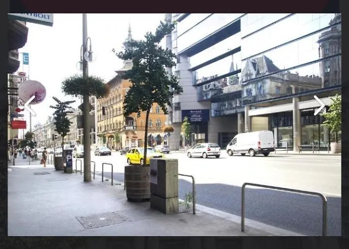 Apartment Spacious 4-bedroom Flat In Center *